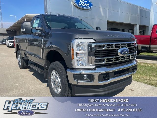 2026 Ford F-350 Super Duty XLT