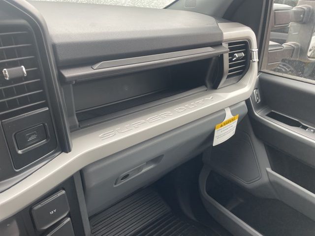 2026 Ford F-550 Super Duty Chassis Cab XLT - Photo 13