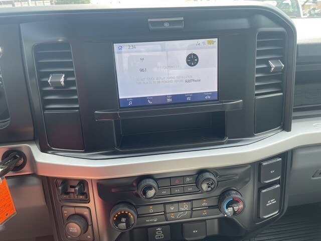 2025 Ford F-250 photo 3