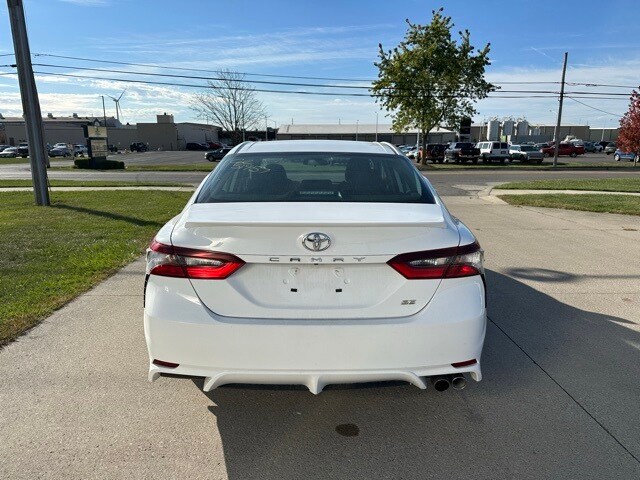 2023 Toyota Camry SE photo 4