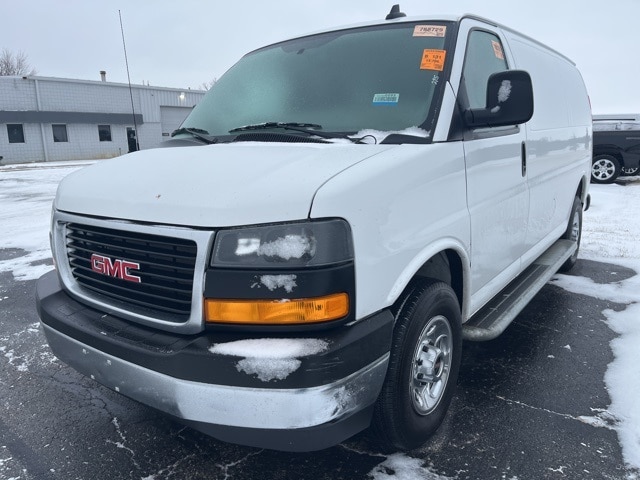 2023 GMC Savana Cargo 1WT's photo