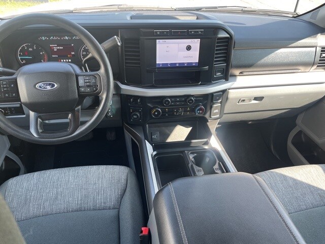 2023 Ford F-250 photo 3