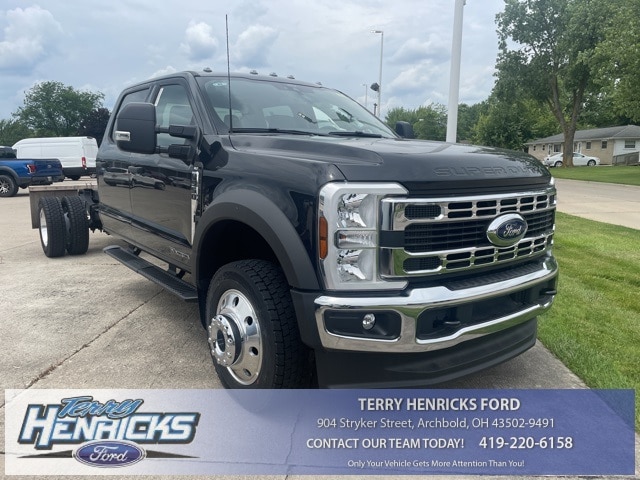 2025 Ford F-550 Super Duty Chassis Cab XLT's photo