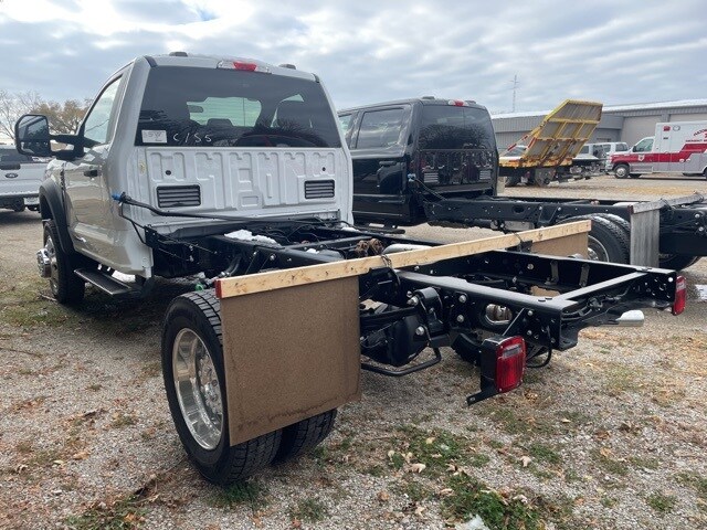 2026 Ford F-550 photo 2