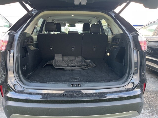2022 Ford Edge SEL photo 4