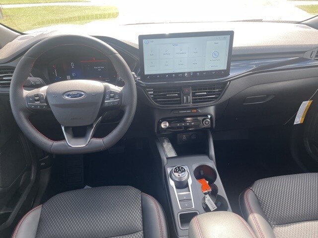 2026 Ford Escape ST-Line photo 3