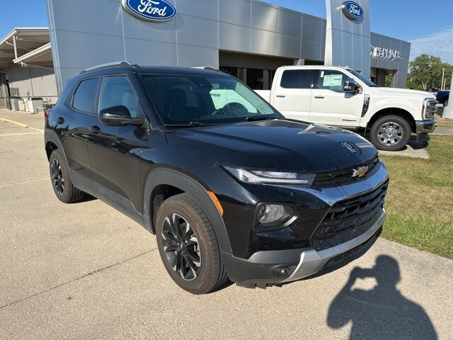 2023 Chevrolet Trailblazer LT photo 3