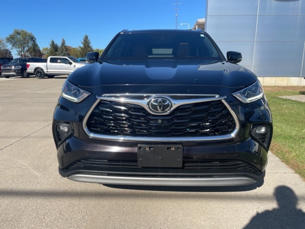 Used 2021 Toyota Highlander Platinum SUV