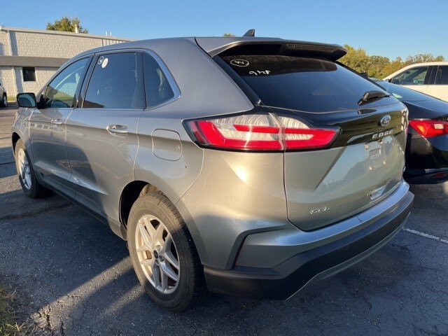 2024 Ford Edge SEL photo 2