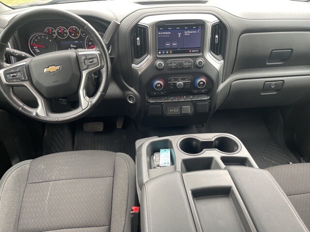 2021 Chevrolet Silverado 1500 LT photo 2