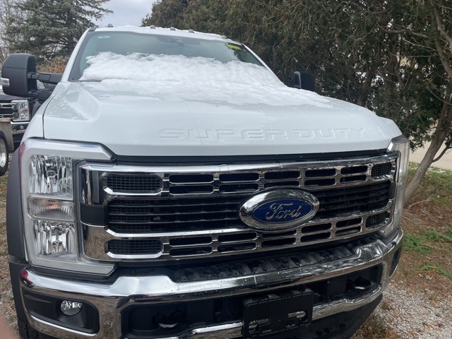 2026 Ford F-550 photo 2