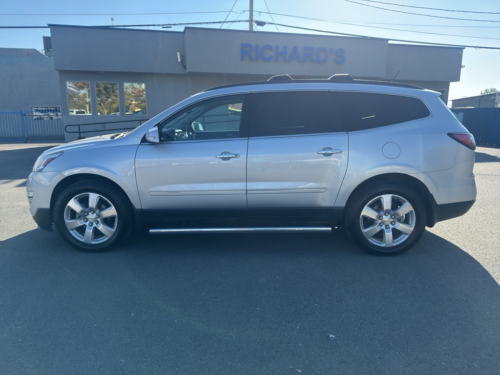 Used 2017 Chevrolet Traverse Premier with VIN 1GNKRJKD2HJ218474 for sale in Corcoran, CA
