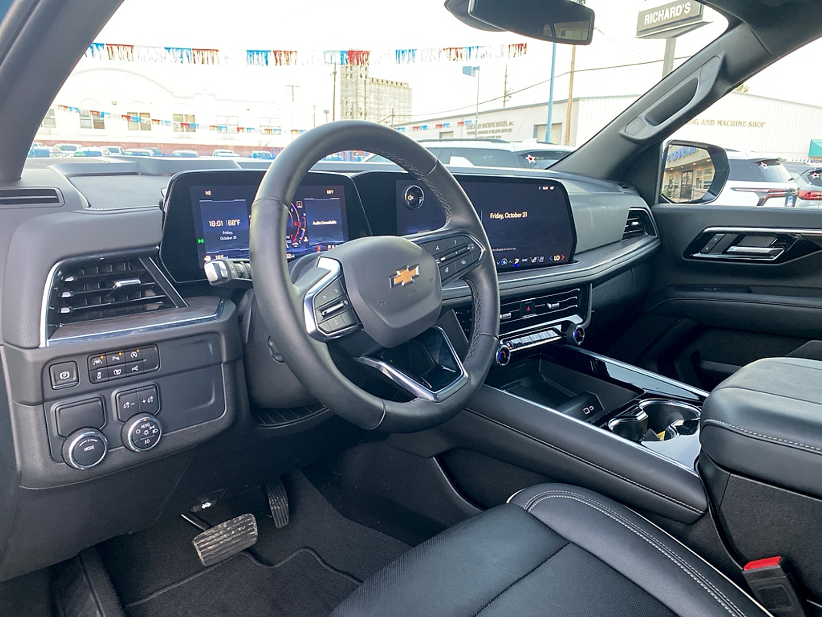 2025 Chevrolet Suburban Premier - Photo 24