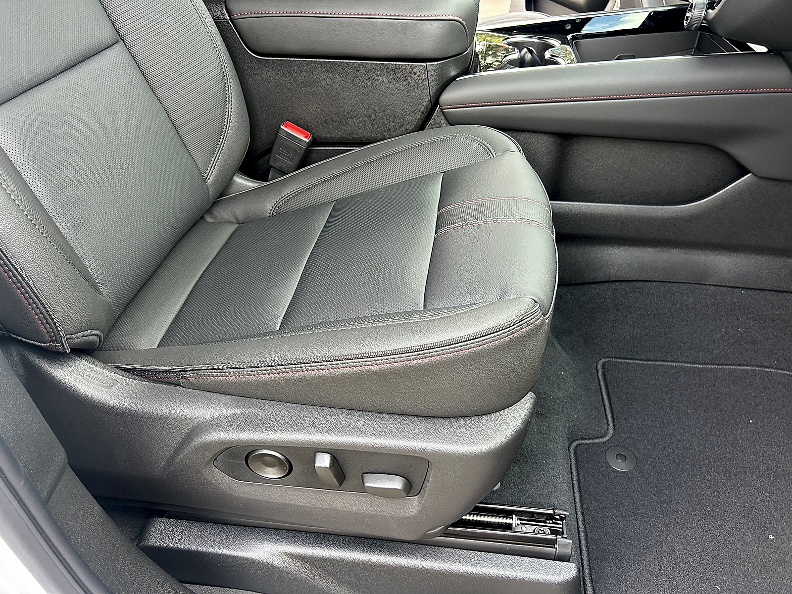 2026 Chevrolet Tahoe RST - Photo 40