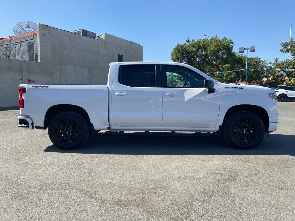 2025 Chevrolet Silverado 1500 RST photo 4