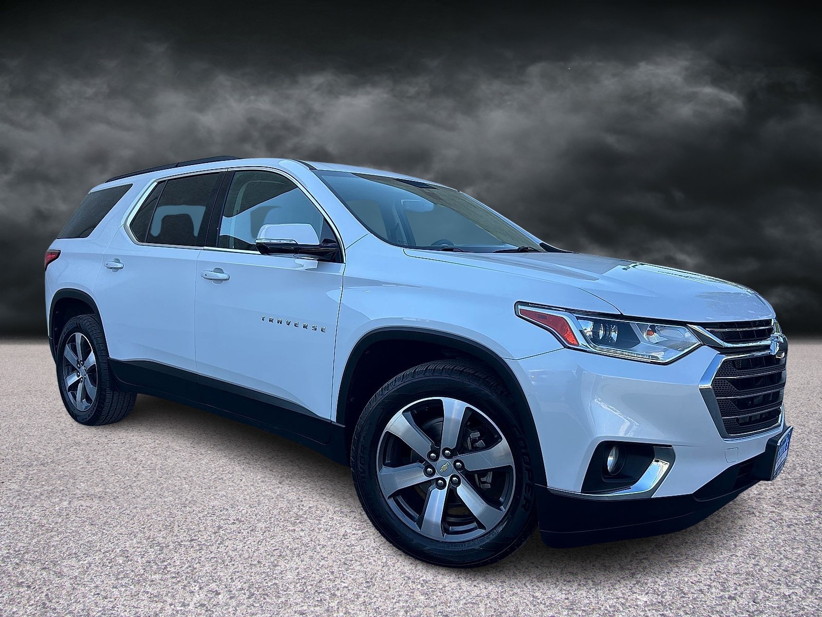 Used 2020 Chevrolet Traverse 3LT with VIN 1GNERHKW2LJ190319 for sale in Corcoran, CA