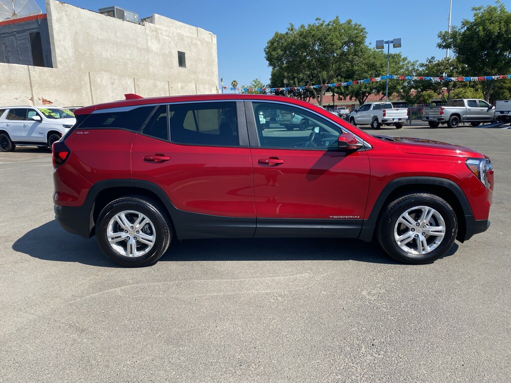2024 Gmc Terrain SLE photo 4