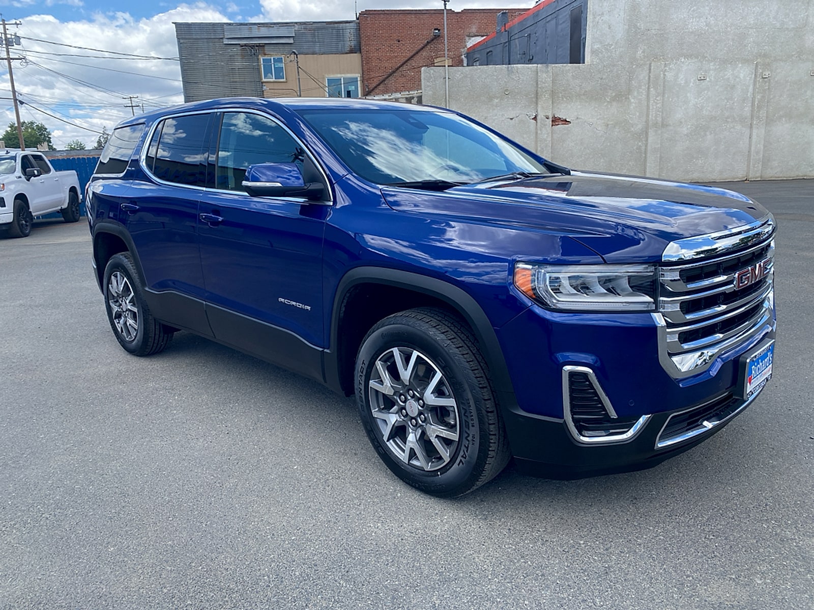 2023 GMC Acadia SLE - Photo 5
