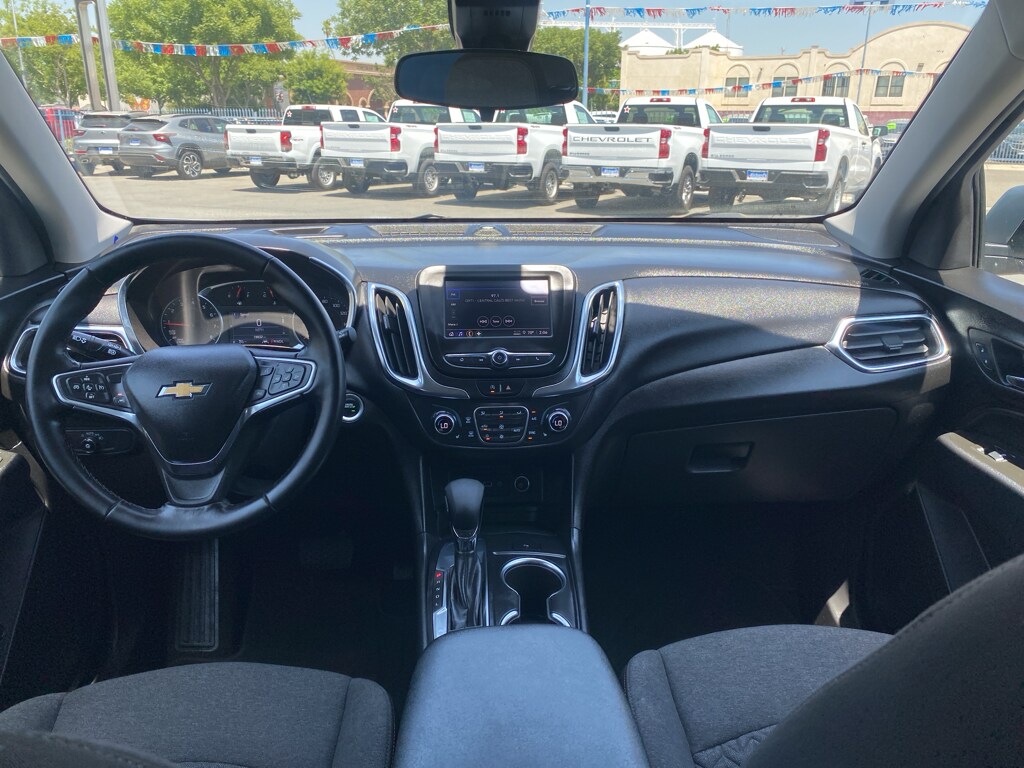 2024 Chevrolet Equinox LT photo 3