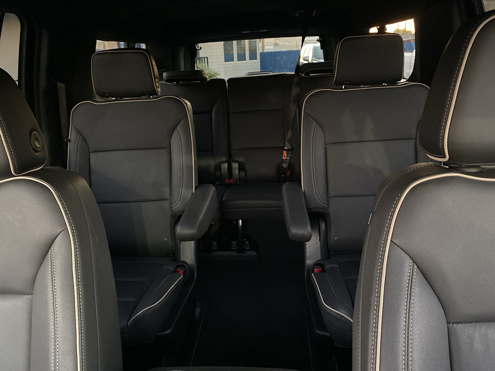 2025 Chevrolet Suburban Premier - Photo 29