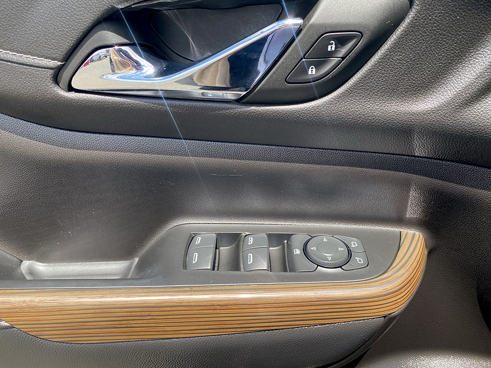 2023 GMC Acadia SLE - Photo 16