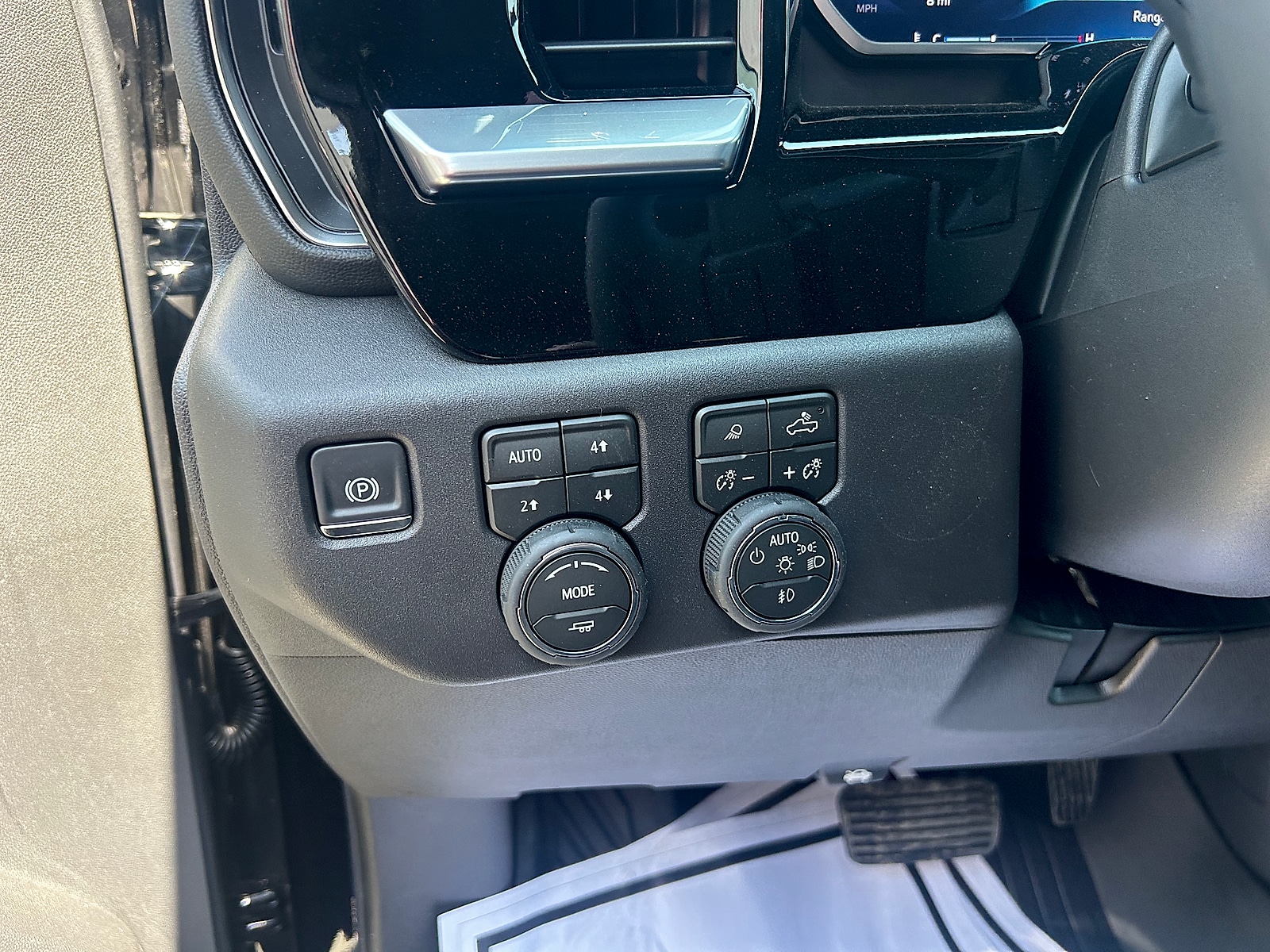 2026 Chevrolet Silverado 1500 LT Trail Boss - Photo 18