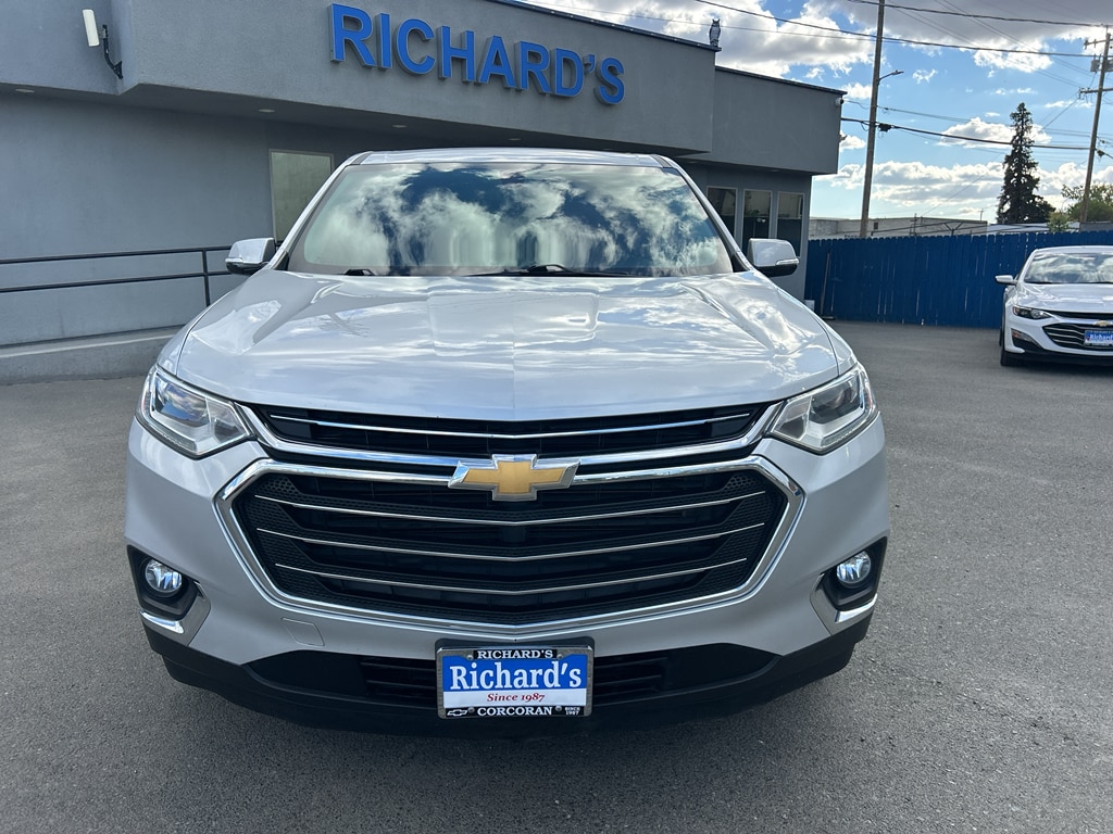 Used 2019 Chevrolet Traverse 1LT with VIN 1GNERGKW4KJ118241 for sale in Corcoran, CA