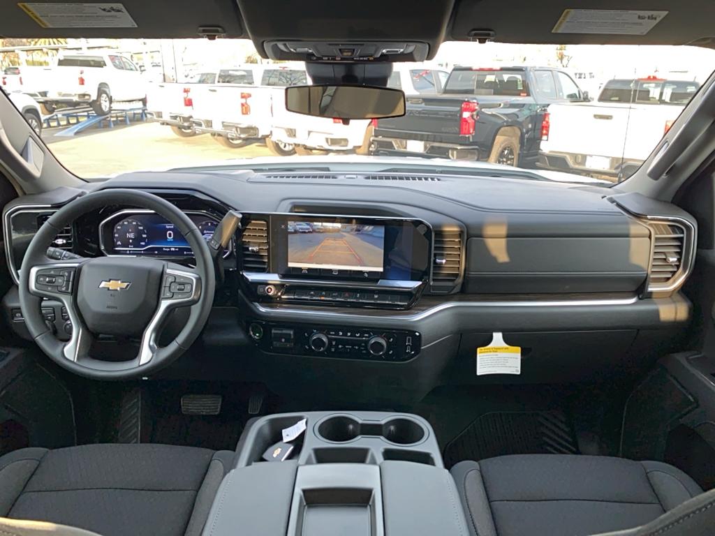 2025 Chevrolet Silverado 1500 LT photo 3