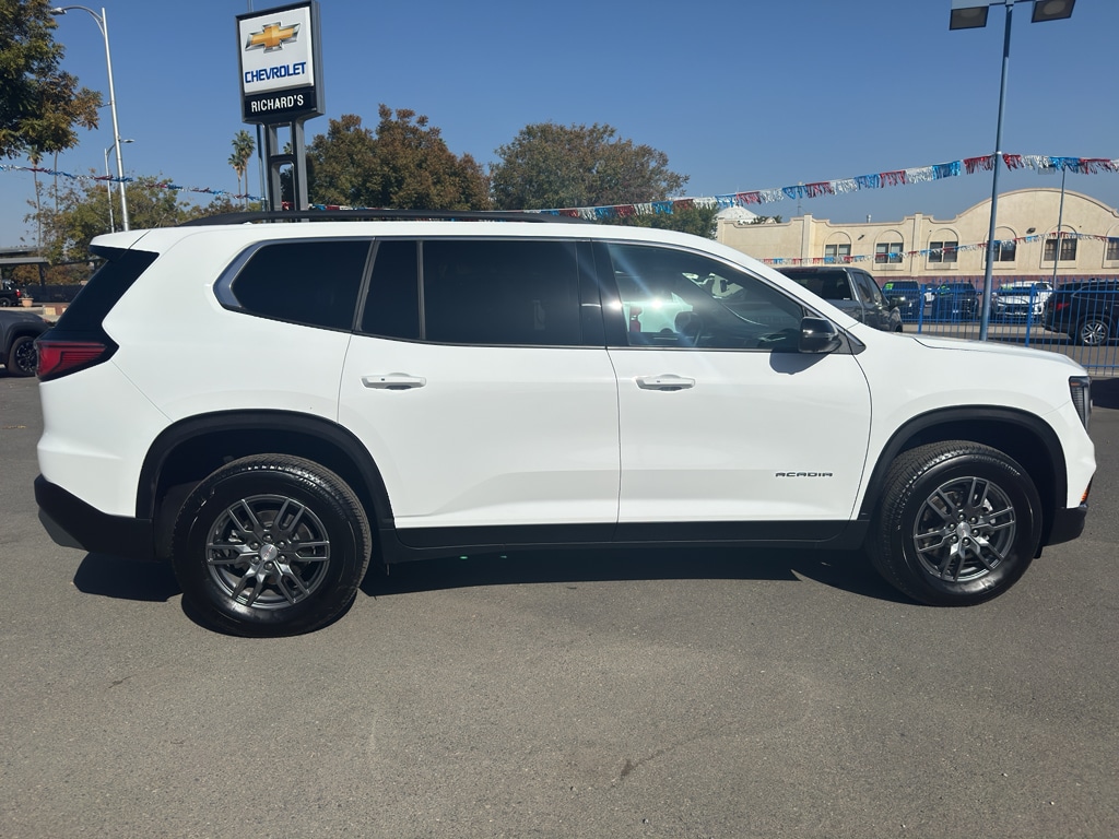 Used 2025 GMC Acadia Elevation SUV