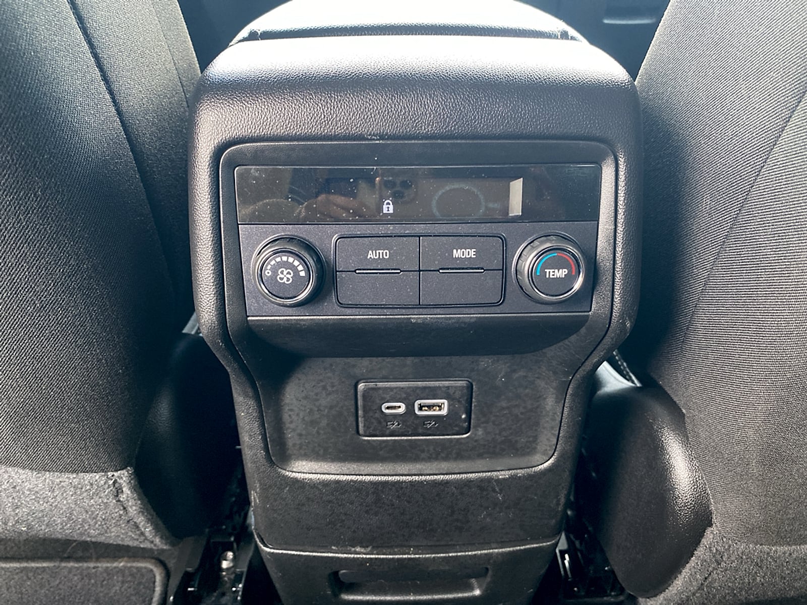 2023 GMC Acadia SLE - Photo 29