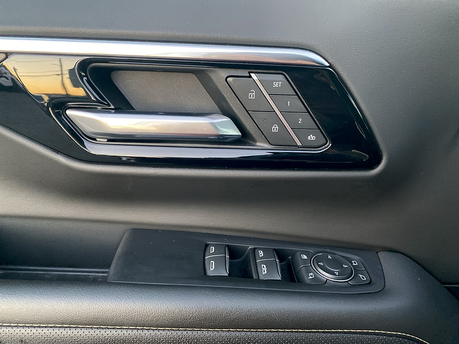 2025 Chevrolet Suburban Premier - Photo 21