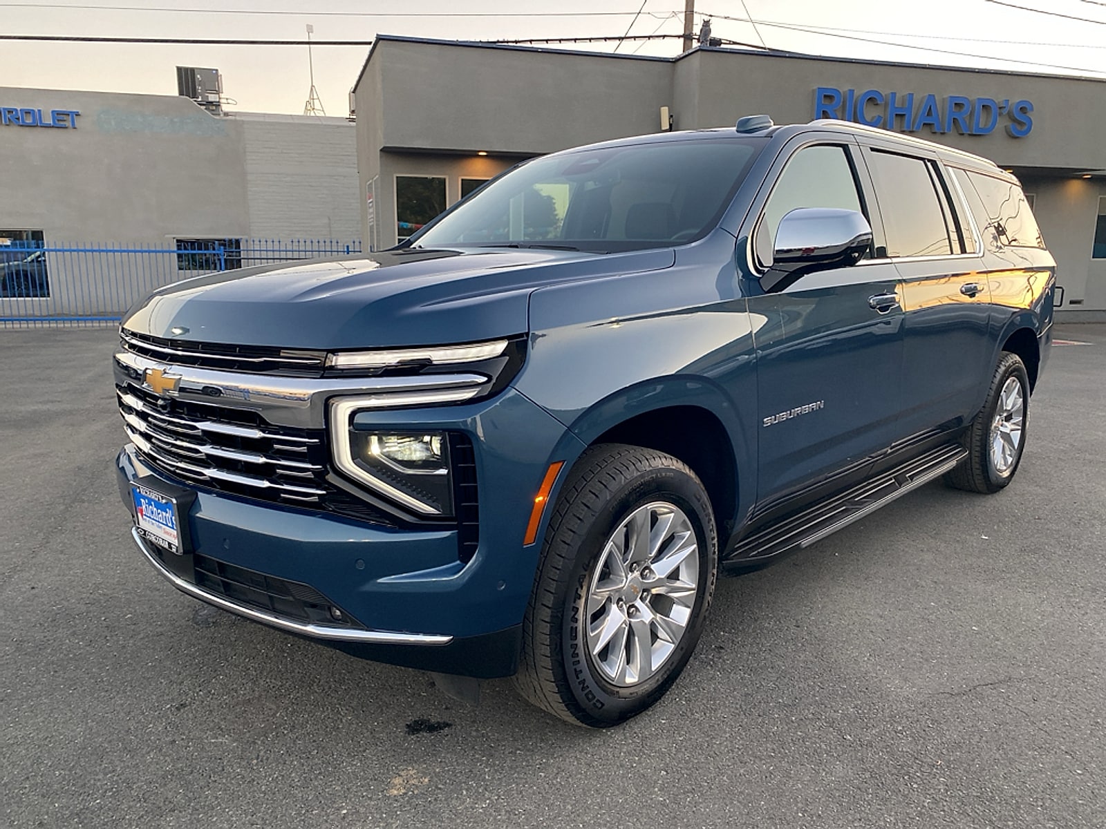 2025 Chevrolet Suburban Premier - Photo 7