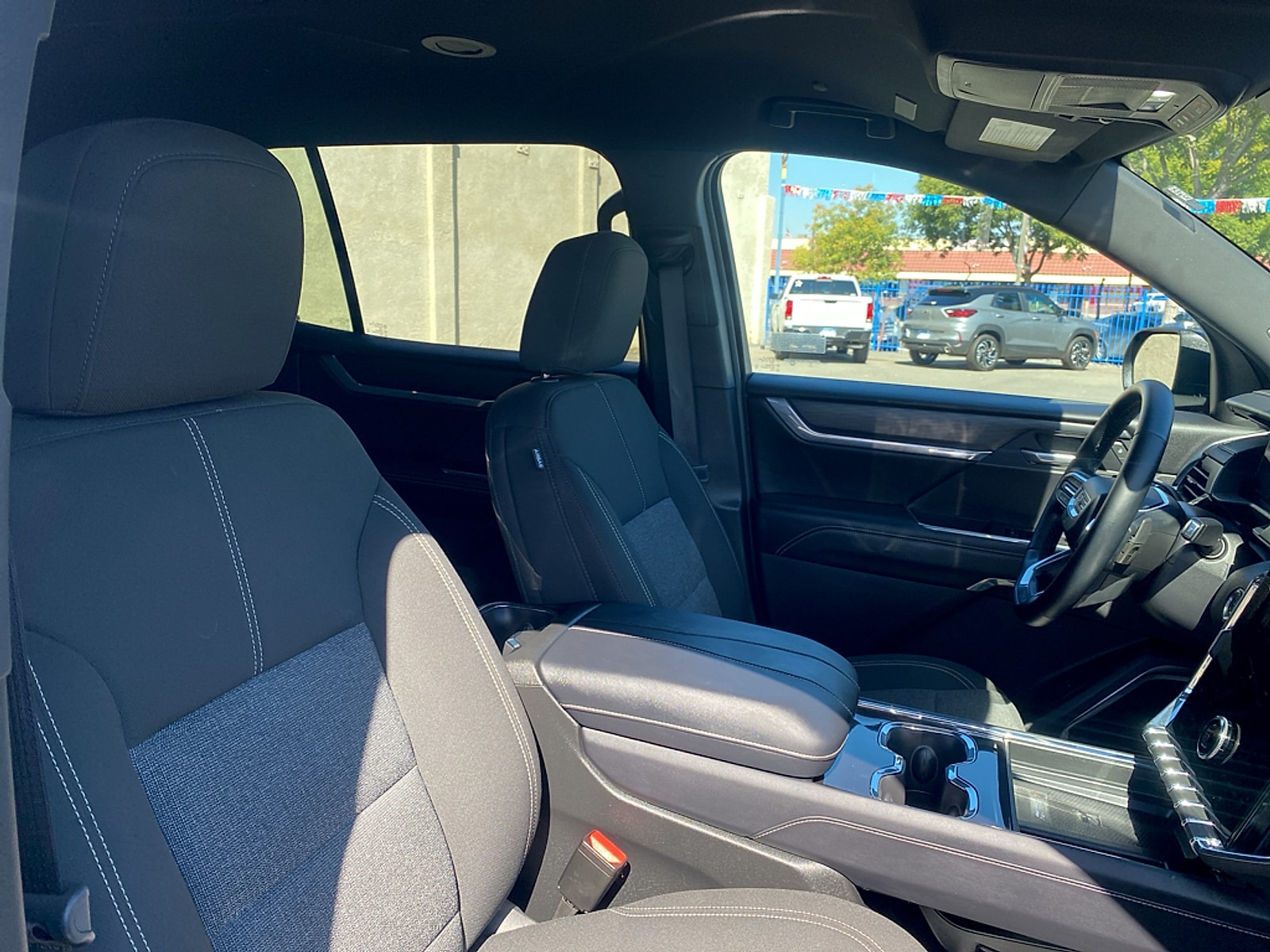 2025 GMC Acadia Elevation - Photo 19