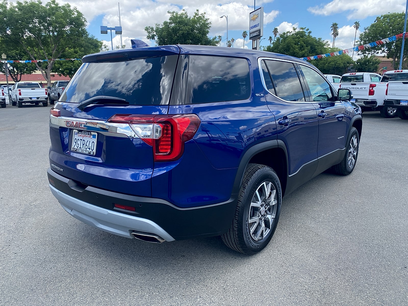 2023 GMC Acadia SLE - Photo 6