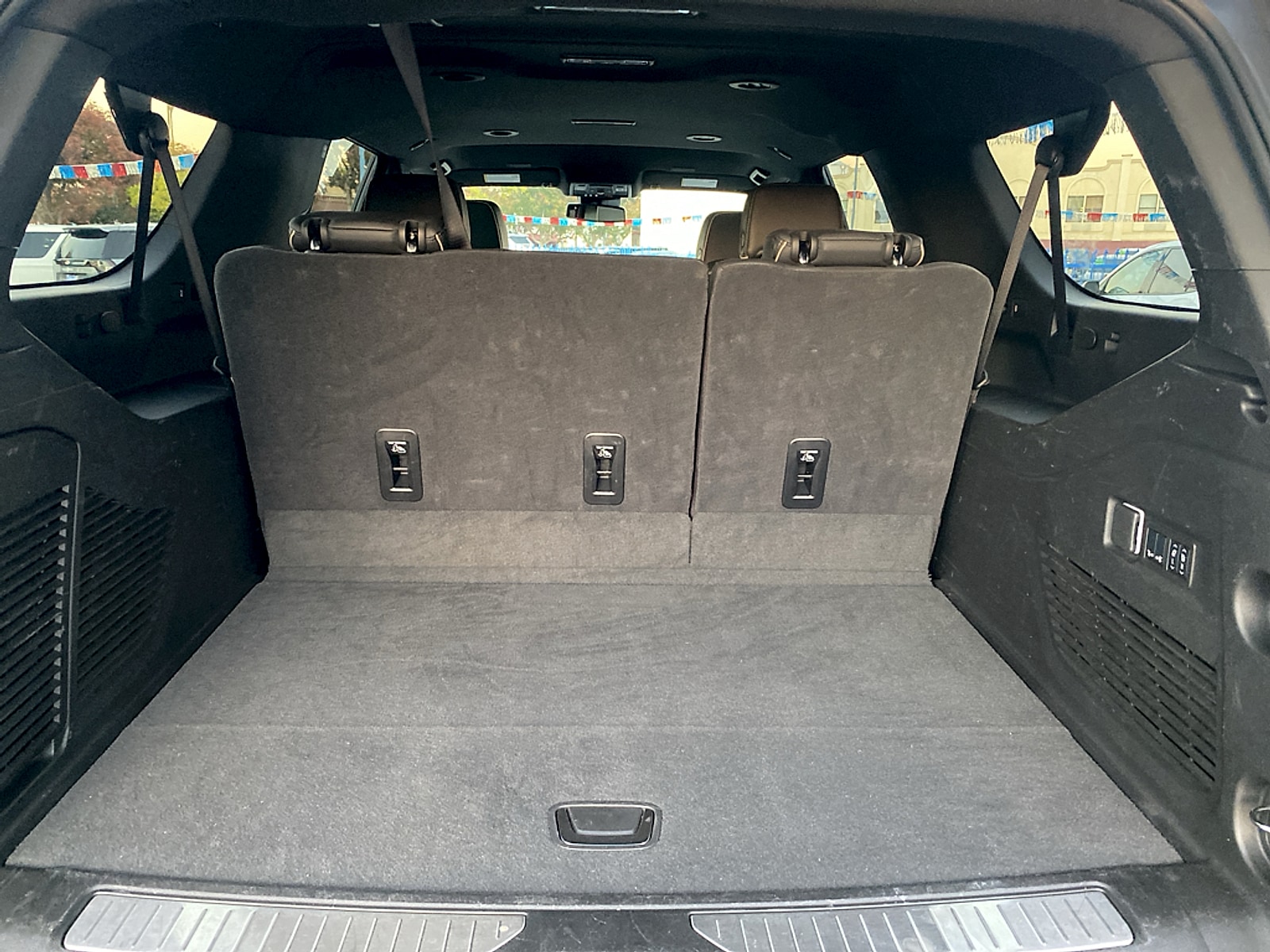 2025 Chevrolet Suburban Premier - Photo 13