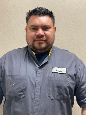 Staff member Luis Roldan from ID_528940f9ef6b