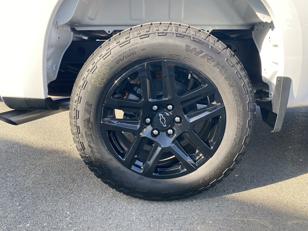 2026 Chevrolet Silverado 1500 RST photo 2