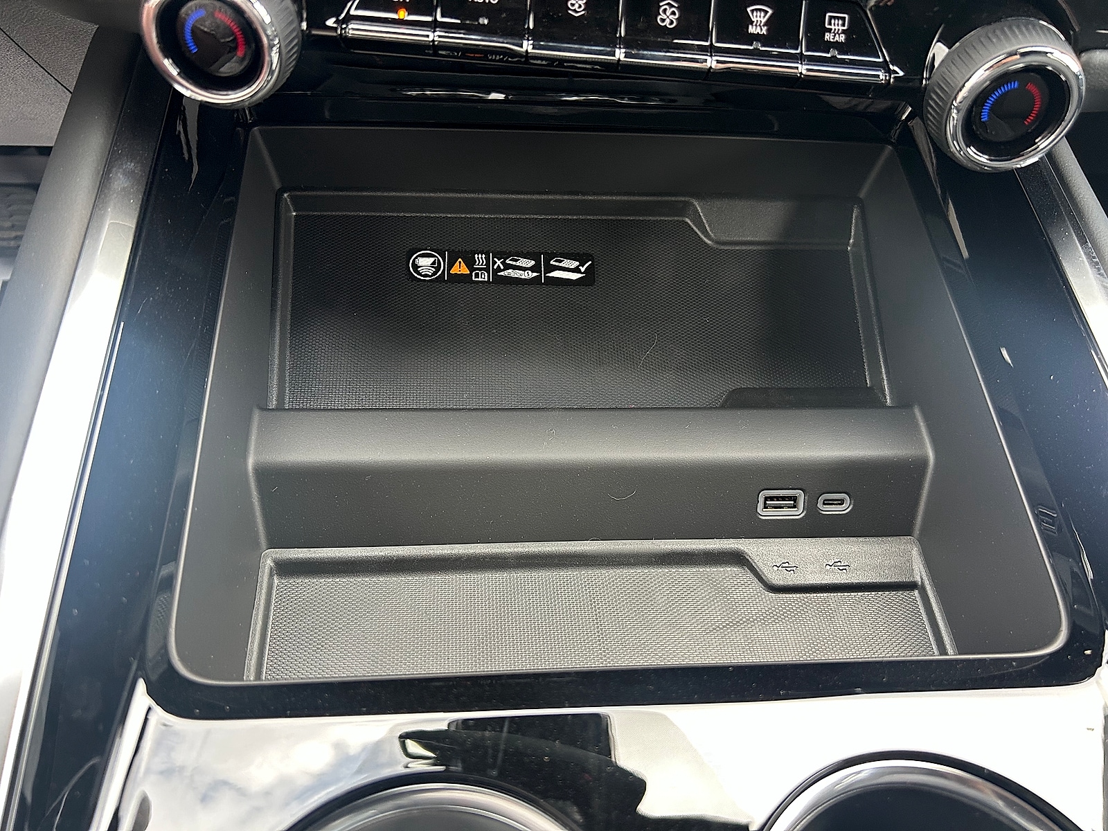 2026 Chevrolet Tahoe RST - Photo 24