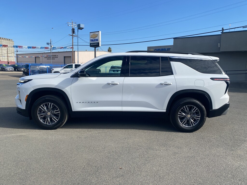 2026 Chevrolet Traverse photo 3
