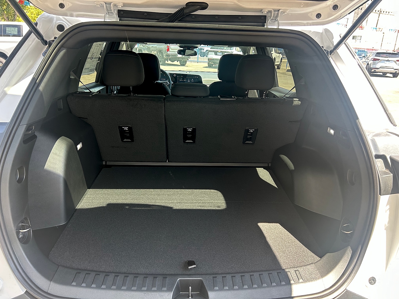 2027 Chevrolet Equinox LT - Photo 26