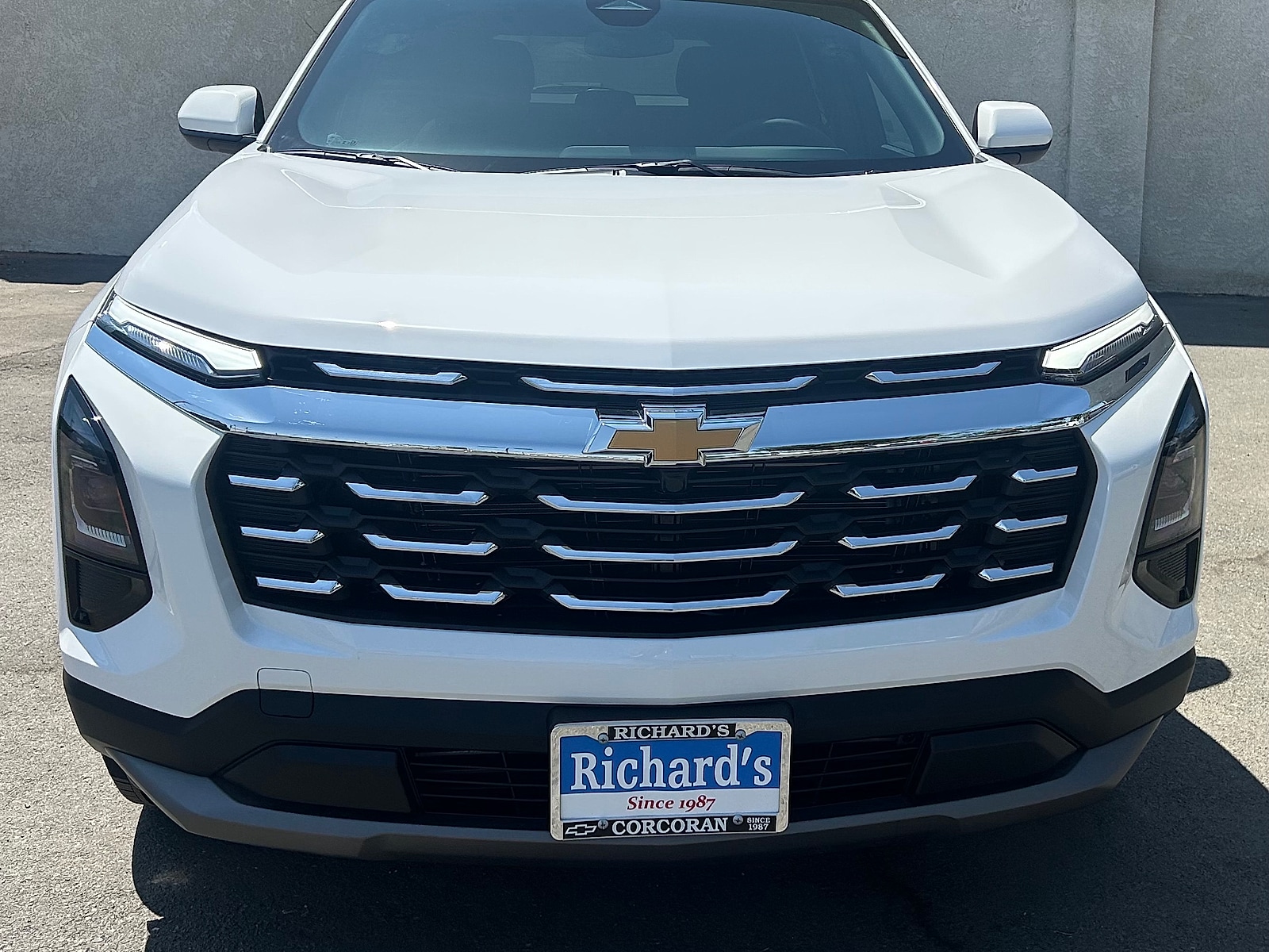 2027 Chevrolet Equinox LT - Photo 8
