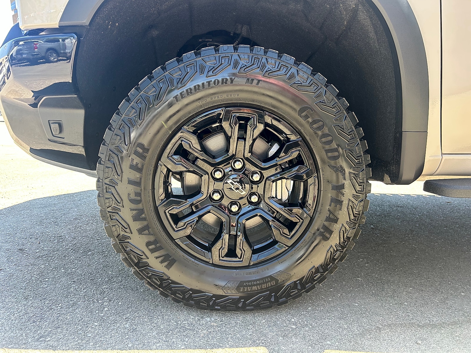 2026 Chevrolet Silverado 1500 ZR2 - Photo 11