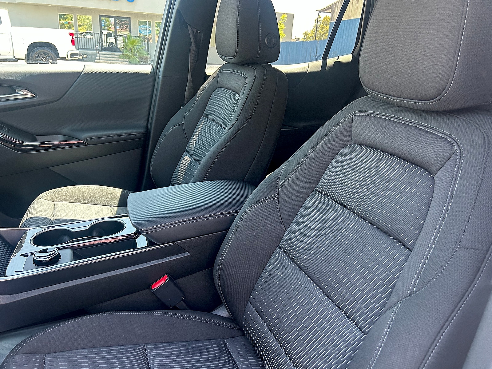 2027 Chevrolet Equinox LT - Photo 12