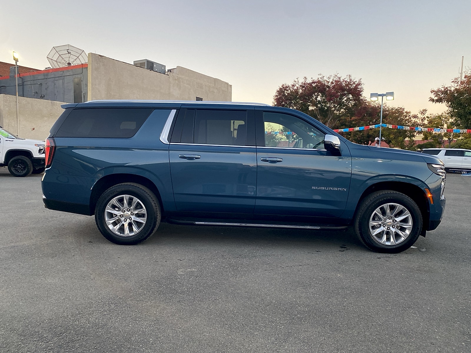2025 Chevrolet Suburban Premier - Photo 5
