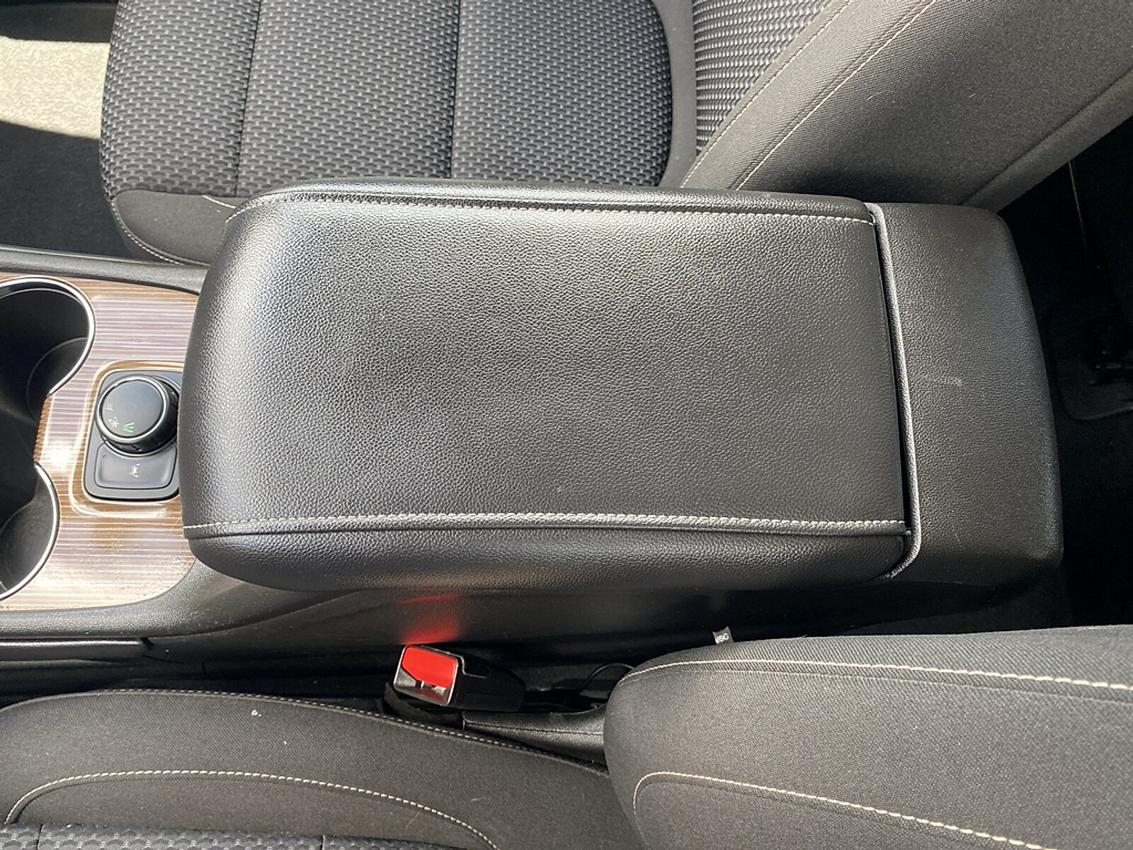 2023 GMC Acadia SLE - Photo 25
