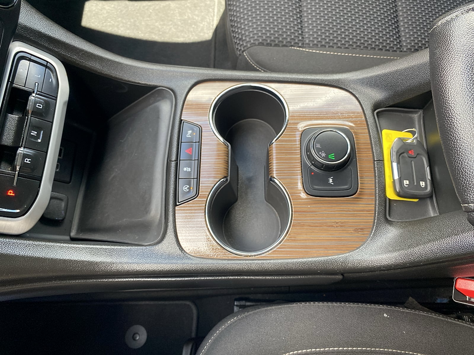 2023 GMC Acadia SLE - Photo 26