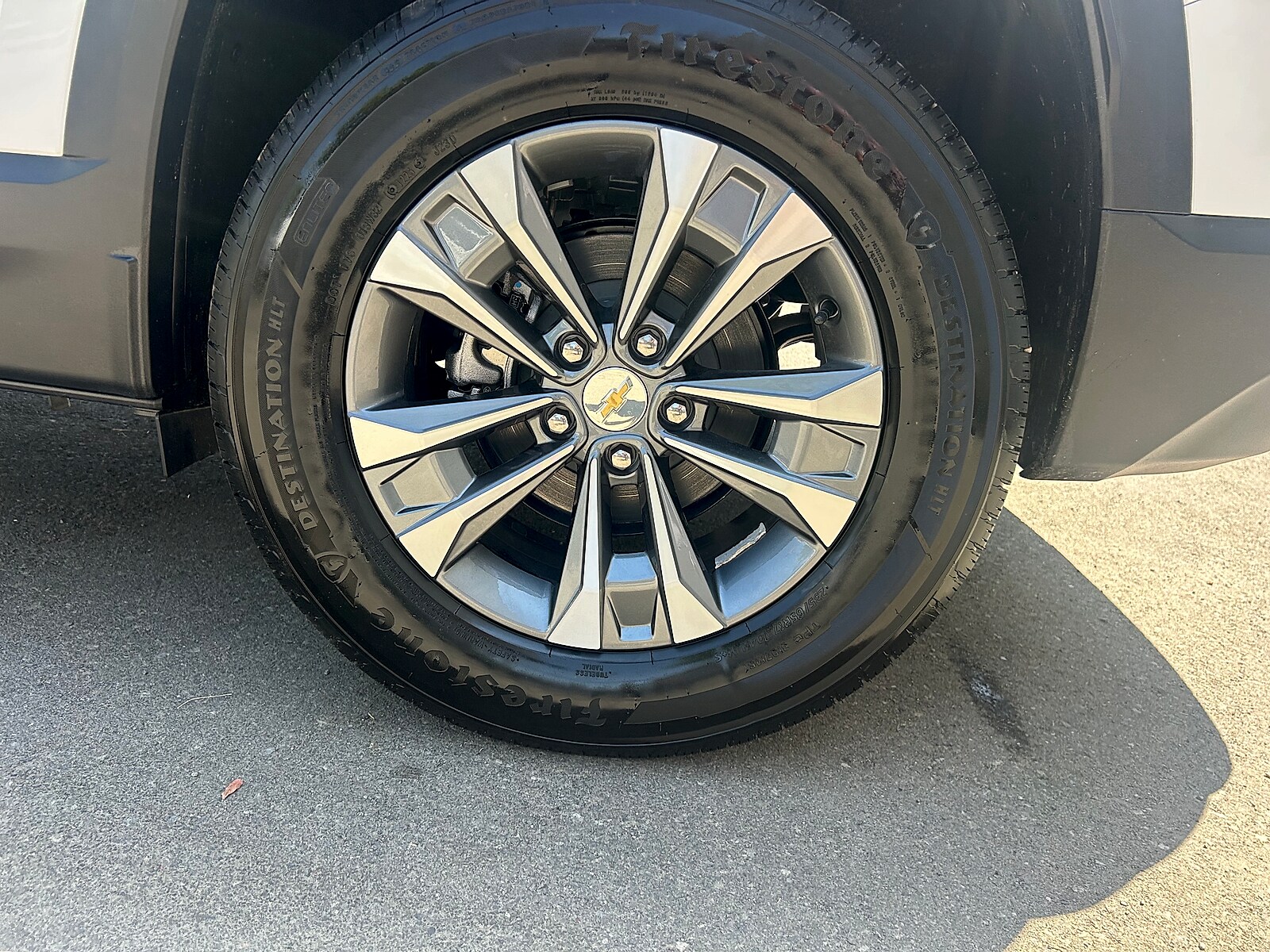 2027 Chevrolet Equinox LT - Photo 25