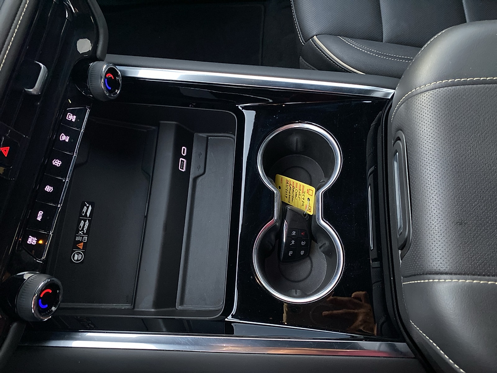 2025 Chevrolet Suburban Premier - Photo 28