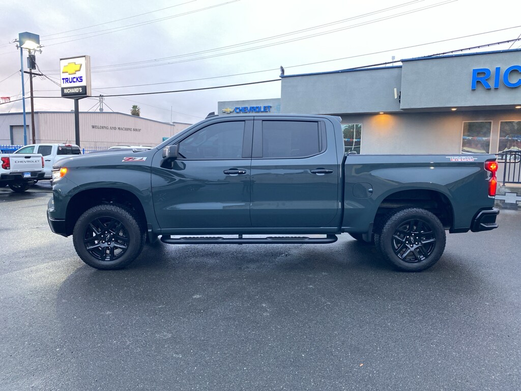 2025 Chevrolet Silverado 1500 LT Trail Boss photo 3