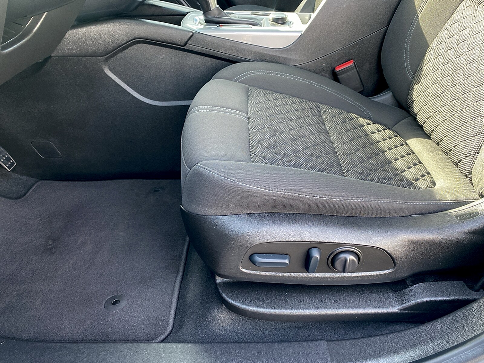 2022 Chevrolet Blazer 2LT - Photo 19
